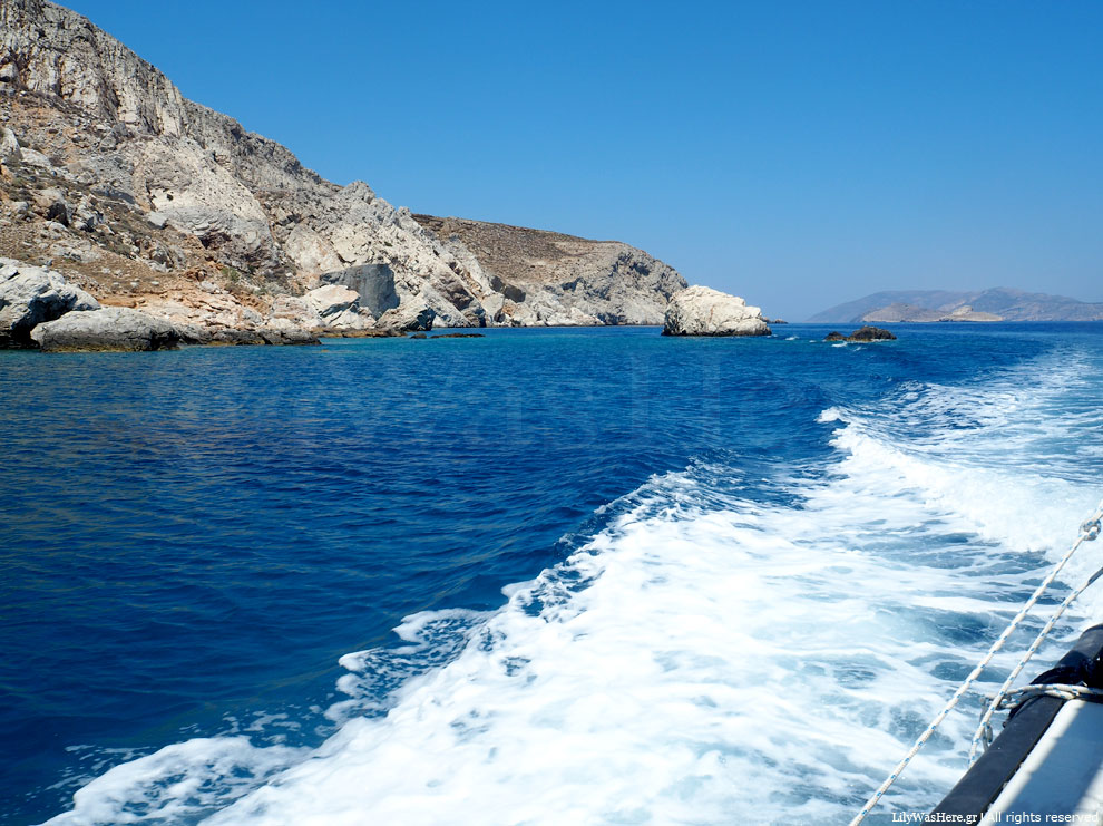 Καραβάκι για την παραλία Κάτεργο στη Φολέγανδρο