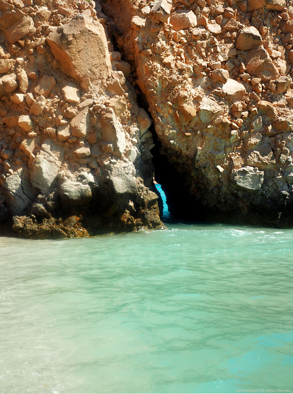 Φυριπλάκα παραλία Μήλος - Milos Firiplaka beach