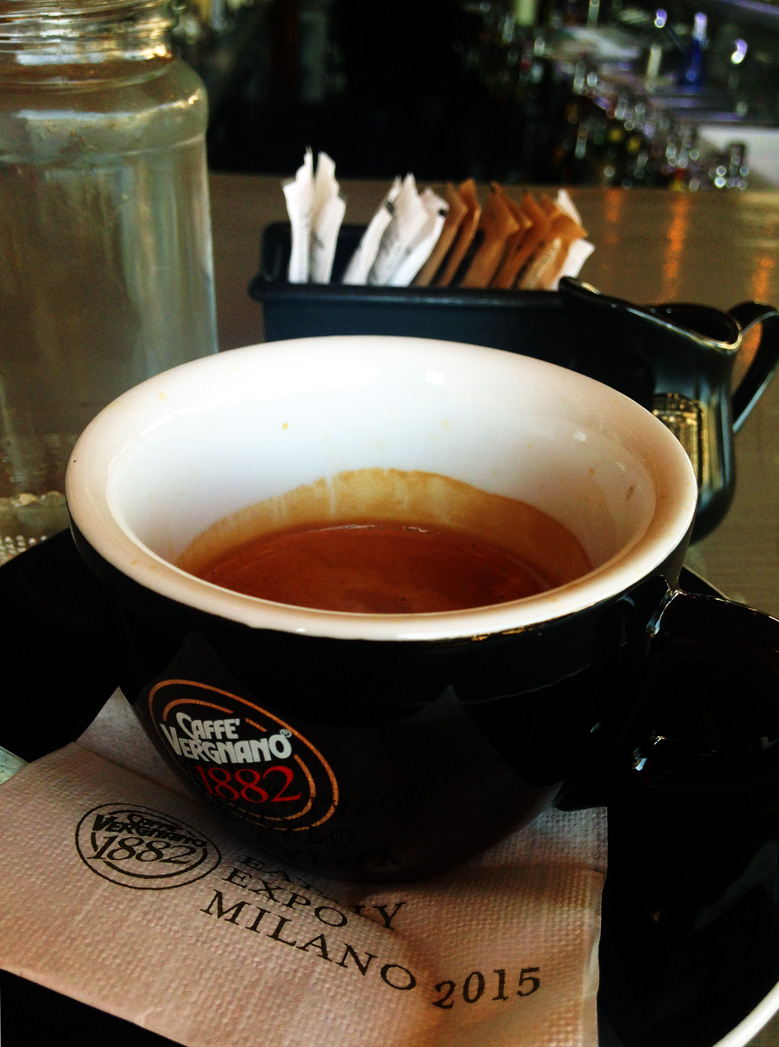 couleur locale, couleur, locale, rooftop, terrace, acropolis view, monastiraki, coffee, drinks, cocktails, eat, lunch, dinner, go out, bar, bars, restaurant, restaurants, athens, greece,