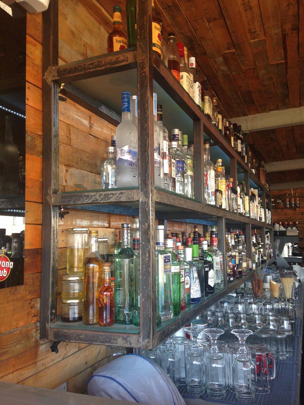 couleur locale, couleur, locale, rooftop, terrace, acropolis view, monastiraki, coffee, drinks, cocktails, eat, lunch, dinner, go out, bar, bars, restaurant, restaurants, athens, greece,