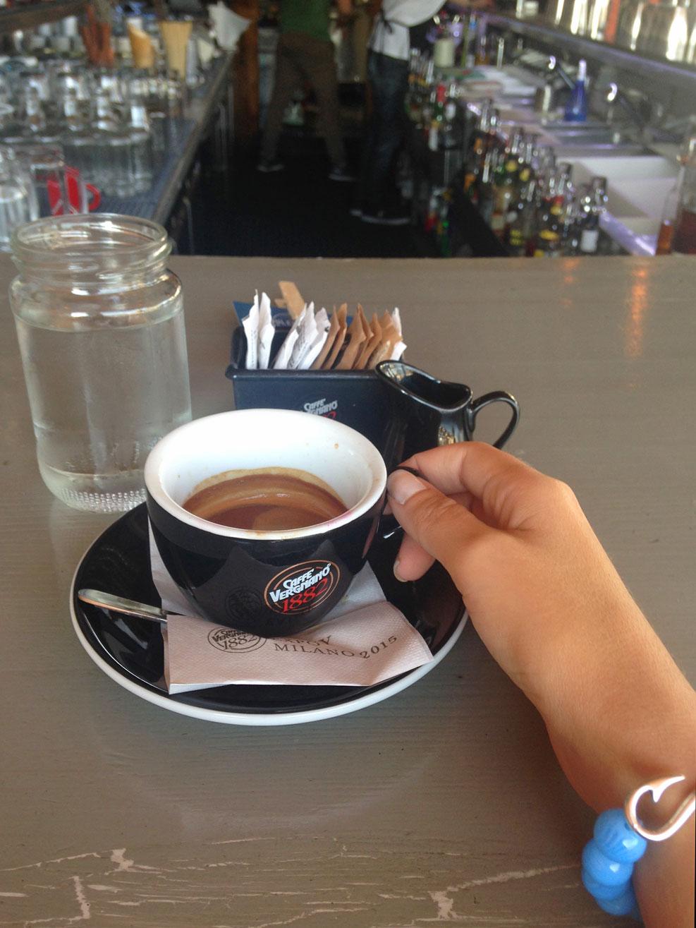 couleur locale, couleur, locale, rooftop, terrace, acropolis view, monastiraki, coffee, drinks, cocktails, eat, lunch, dinner, go out, bar, bars, restaurant, restaurants, athens, greece,