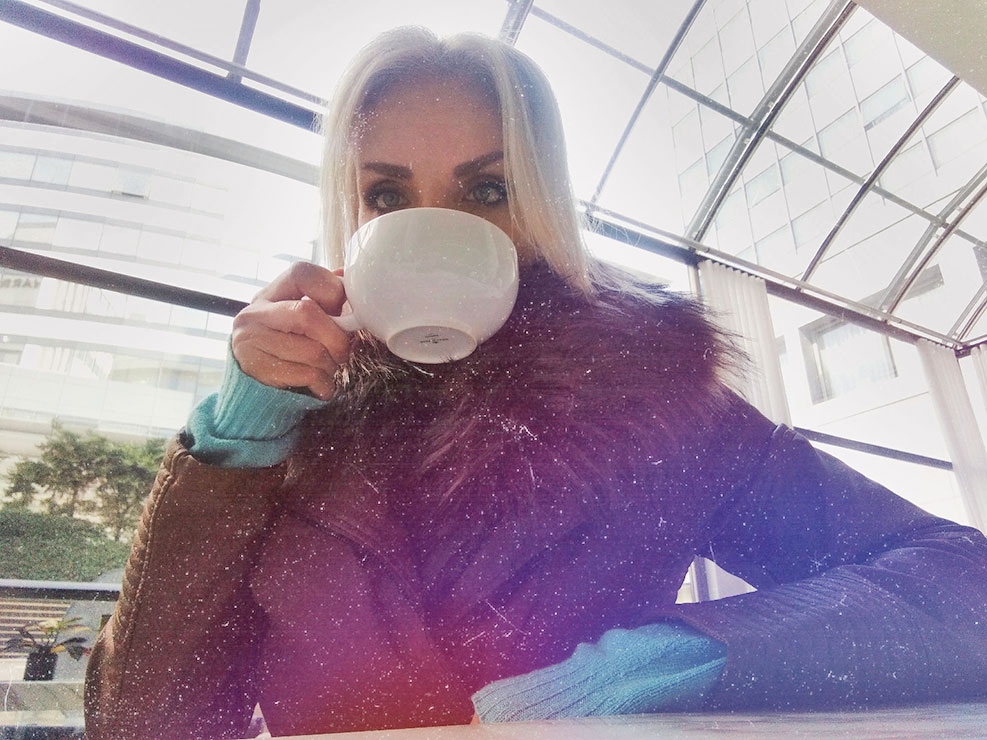 Βροχή, καφές και μελαγχολική διάθεση