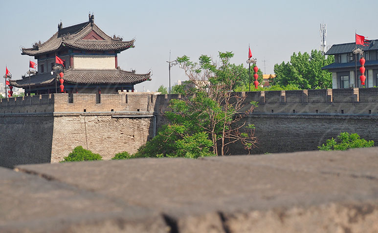 Ποδηλατάδα στα τείχη της κινέζικης πόλης Σιάν